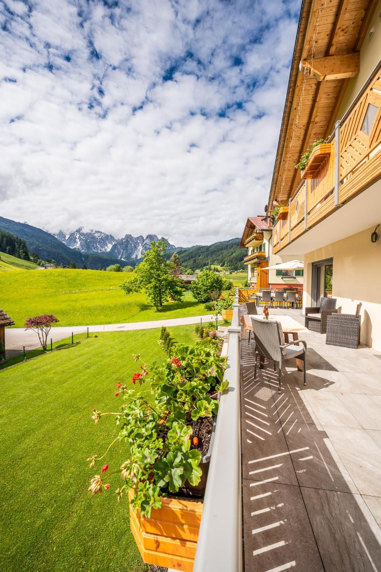 Haus Friedrich Hotel Gosau Exterior photo