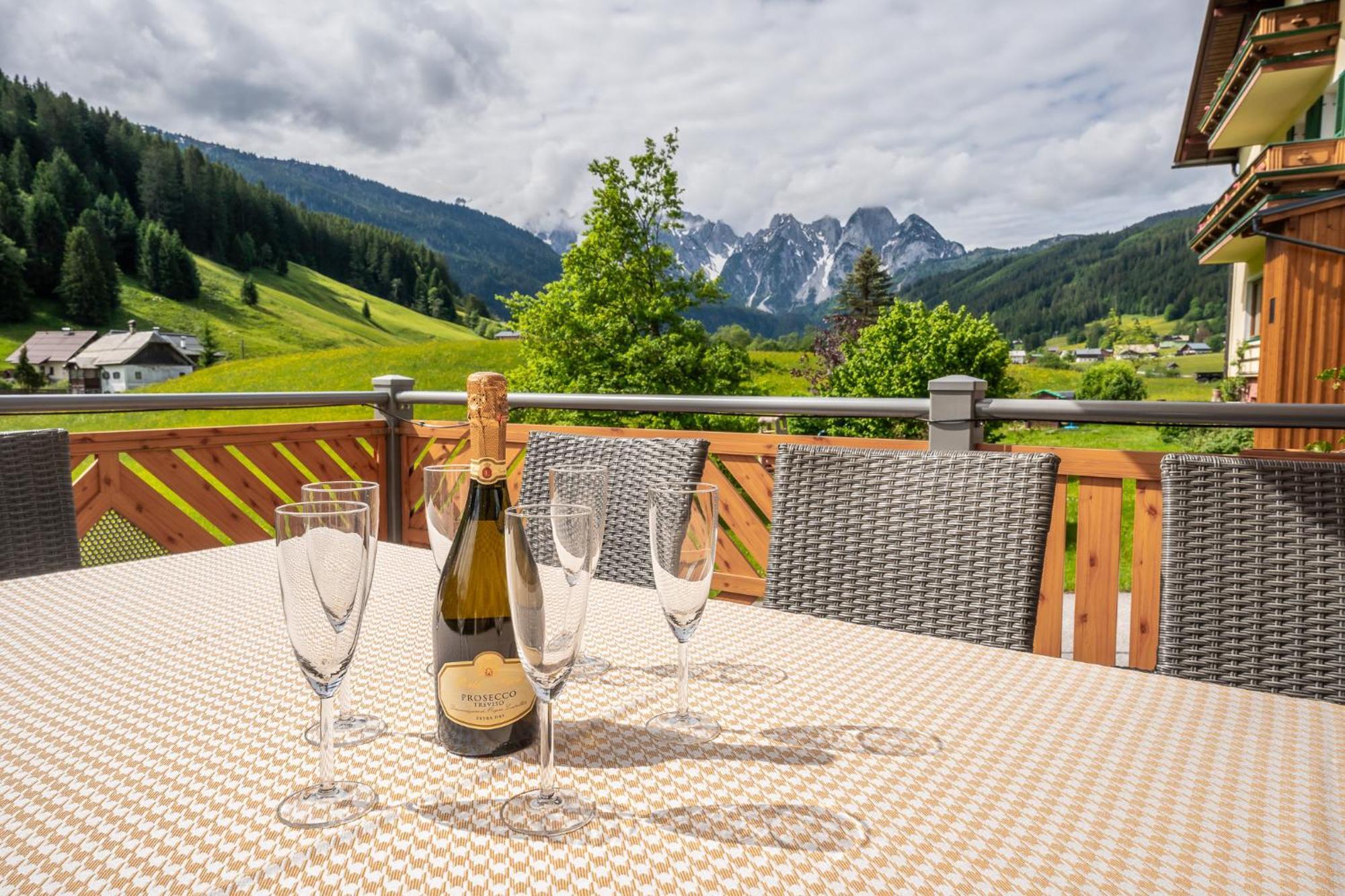 Haus Friedrich Hotel Gosau Exterior photo