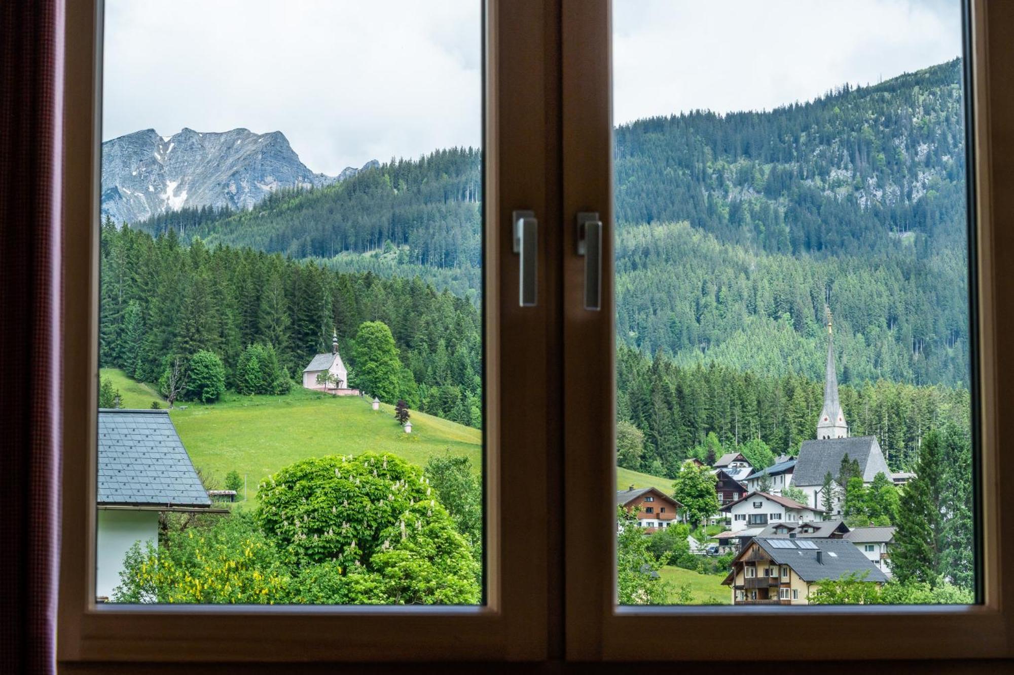 Haus Friedrich Hotel Gosau Exterior photo